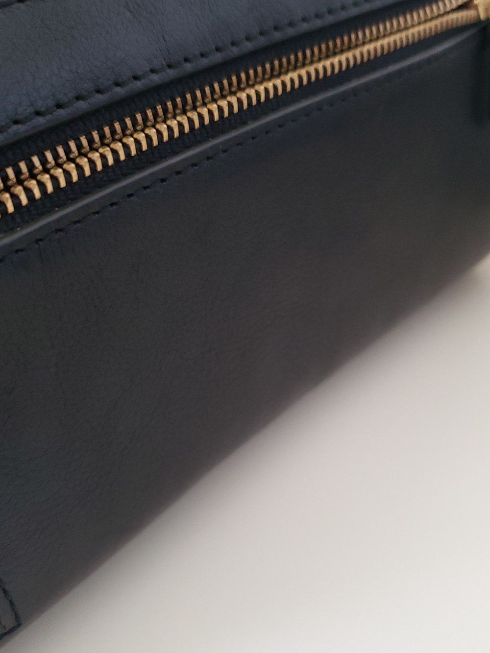 Fossil Black Leather Zip Wallet with Gold Hardware and Wrist Strap - Picture 5 of 10